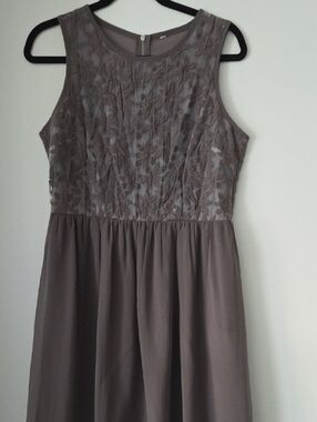 Sleeveless Embroidered Bodice Cocktail Dress - Taupe